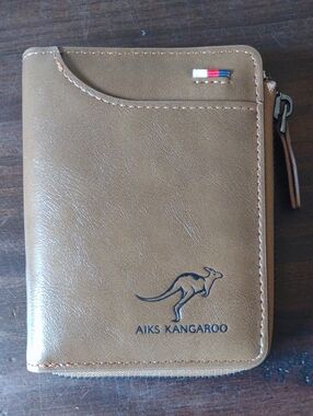 Aiks Kangaroo Men's Tan Zip Card & Key Wallet